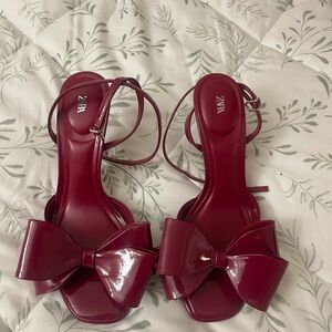 Zara Women's Burgundy Bow Heels
